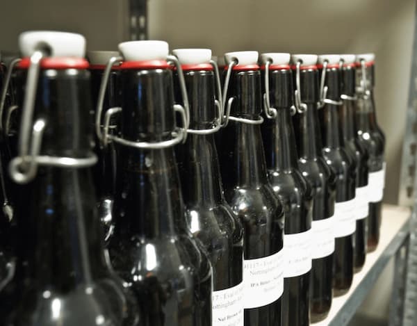how to pour bottle conditioned beer