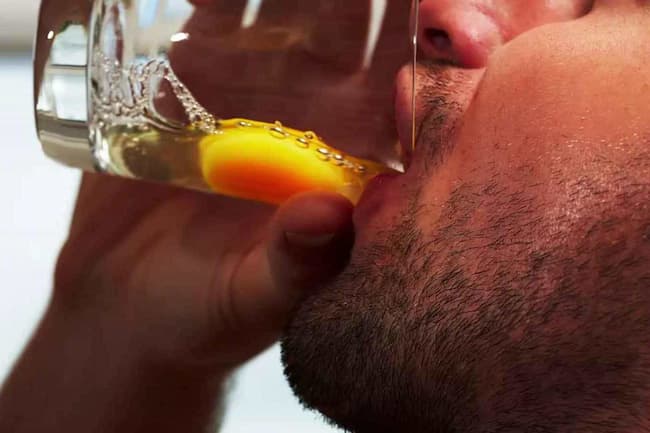 benefits of drinking beer with raw egg
